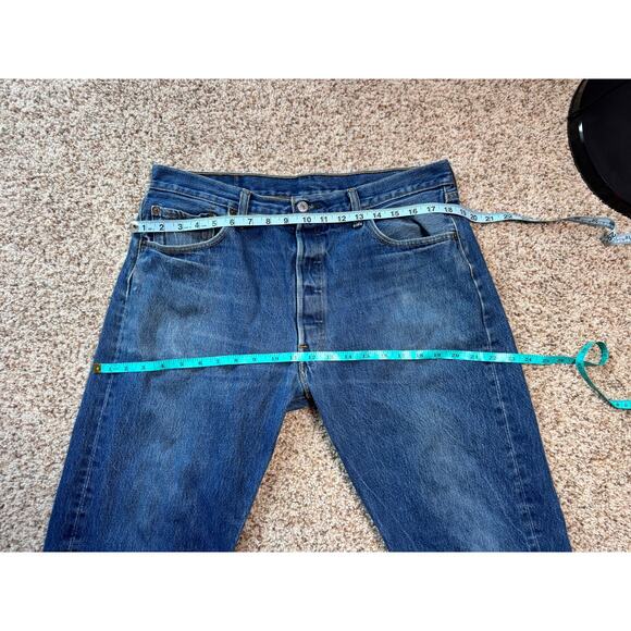 LEVI'S Men's Jeans/Pants Levi's 501, Button Fly size Men's 36X32, straight leg - Picture 5 of 10